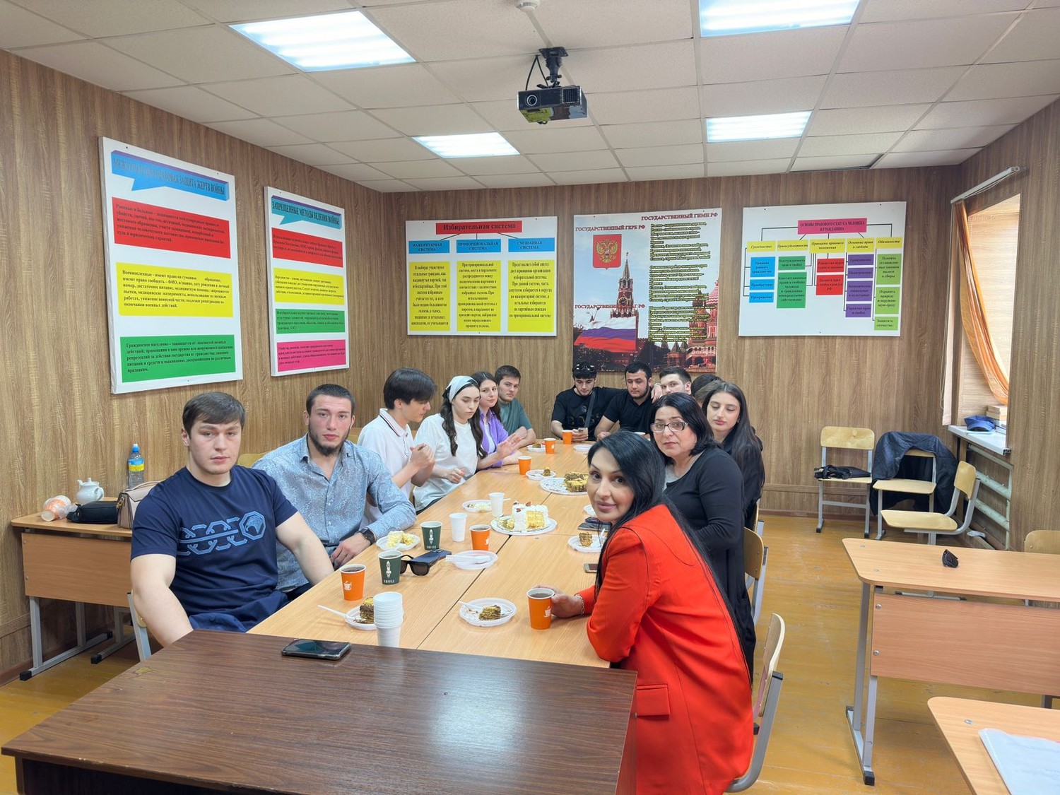 Чайные посиделки студентов и преподавателей