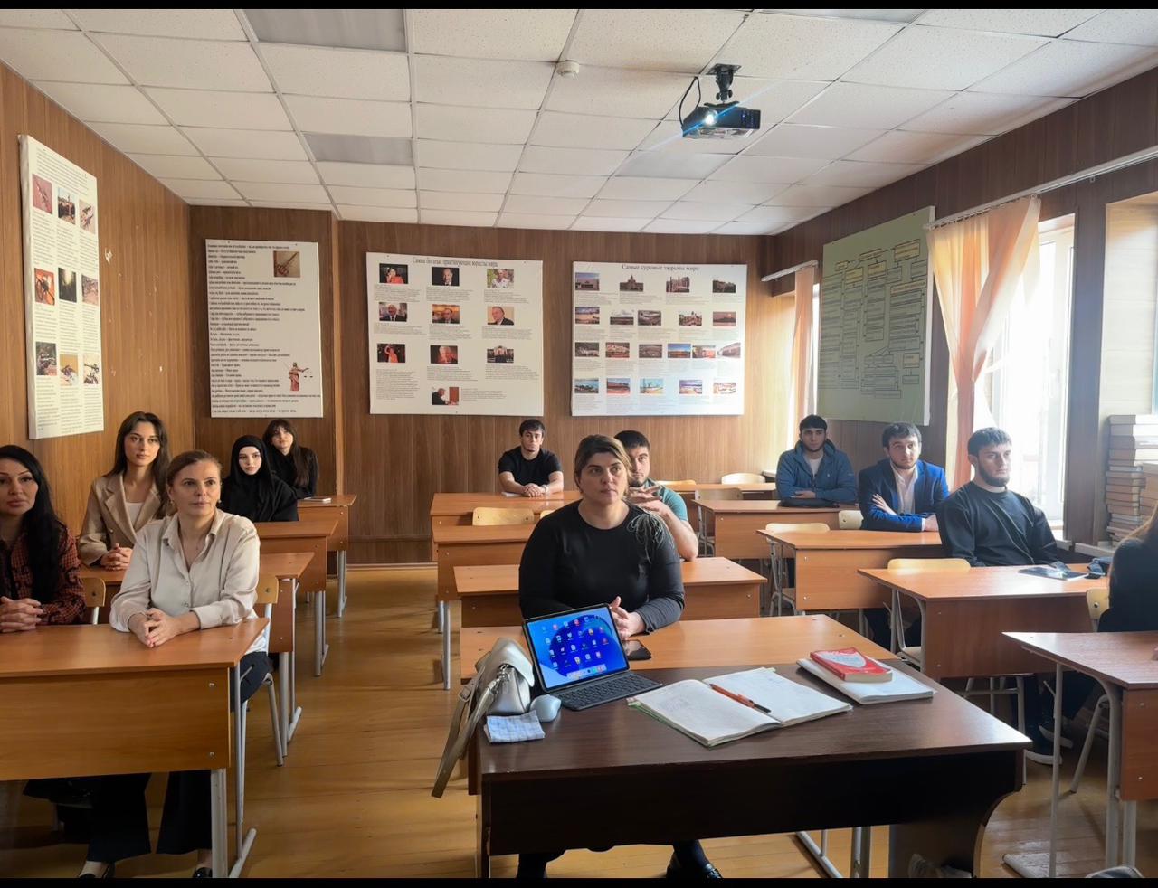 На отделении ВО прошёл кураторский час по антитеррористической безопасности и профилактике экстремизма.